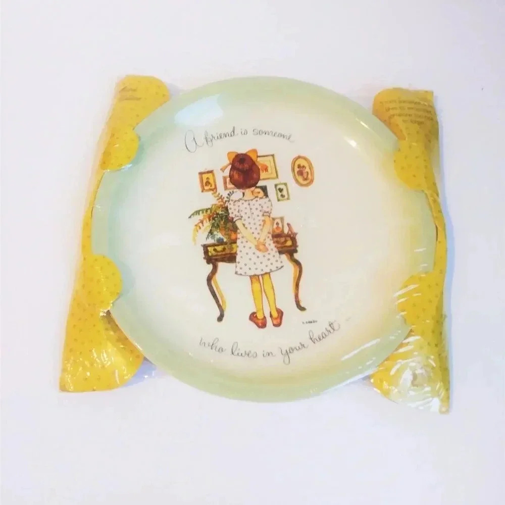 1972 Holly Hobbie Collector's Plate Sealed‎